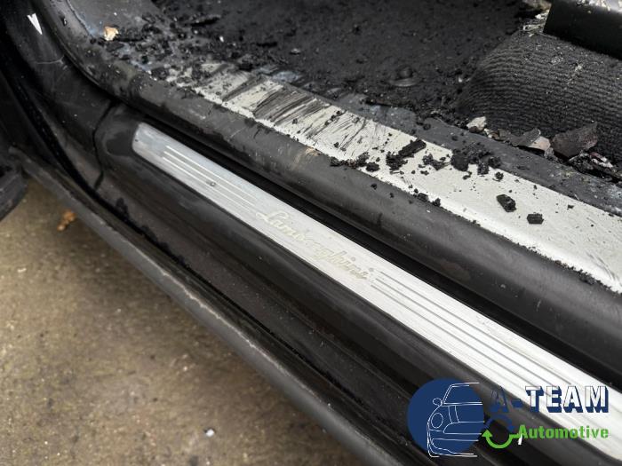 Lamborghini Urus 4.0 V8 Sloopvoertuig (2022, Zwart)