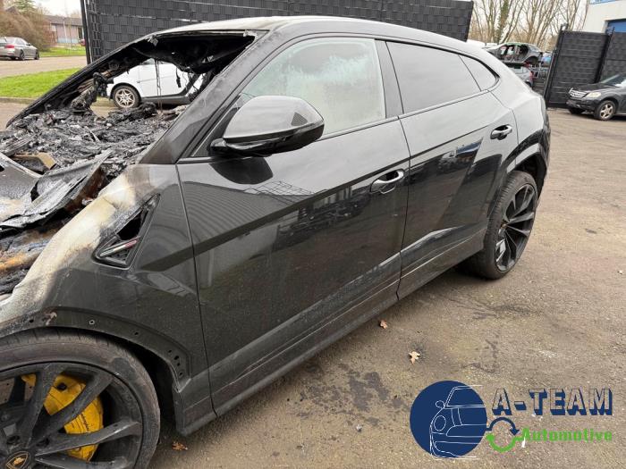 Lamborghini Urus 4.0 V8 Sloopvoertuig (2022, Zwart)