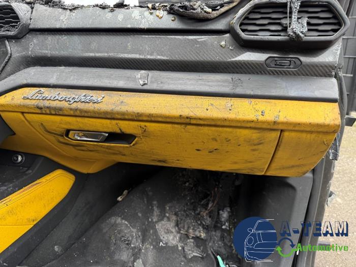 Lamborghini Urus 4.0 V8 Sloopvoertuig (2022, Zwart)