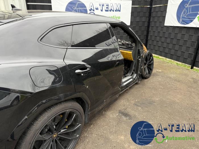 Lamborghini Urus 4.0 V8 Sloopvoertuig (2022, Zwart)