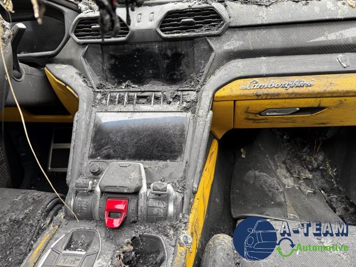 Lamborghini Urus 4.0 V8 Sloopvoertuig (2022, Zwart)