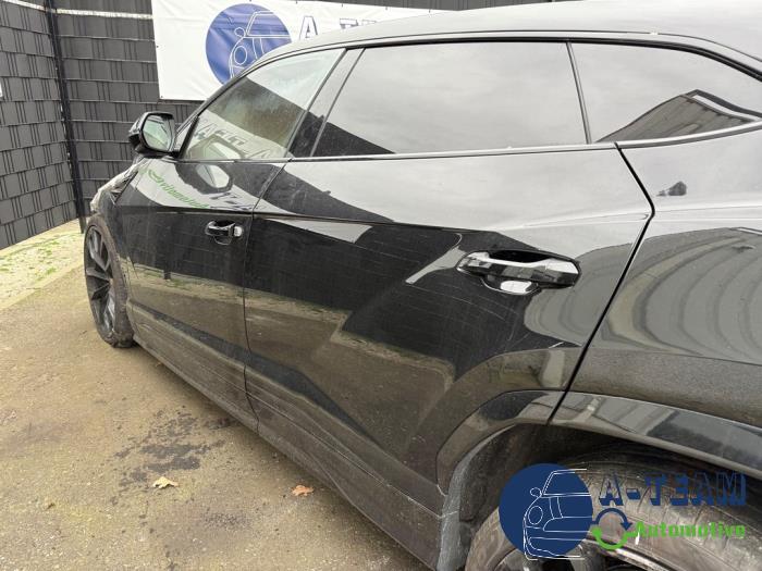 Lamborghini Urus 4.0 V8 Sloopvoertuig (2022, Zwart)