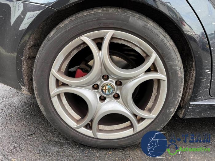 Alfa Romeo 159 Sportwagon 2.2 JTS 16V Skrotfordon (2007, ZWART)