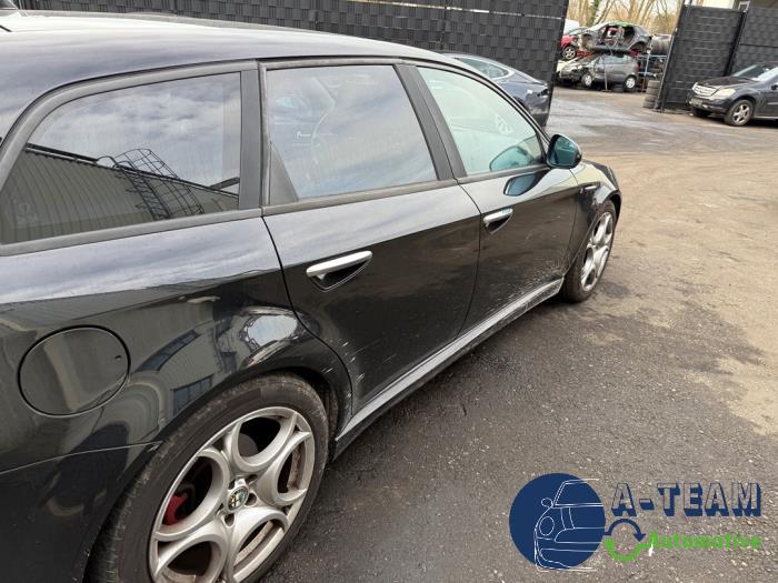 Alfa Romeo 159 Sportwagon 2.2 JTS 16V Skrotfordon (2007, ZWART)