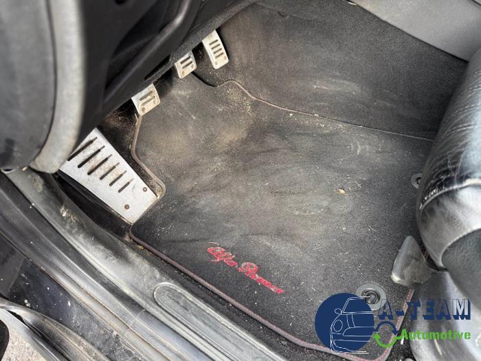 Alfa Romeo 159 Sportwagon 2.2 JTS 16V Skrotfordon (2007, ZWART)