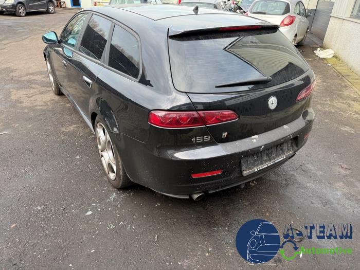 Alfa Romeo 159 Sportwagon 2.2 JTS 16V Skrotfordon (2007, ZWART)
