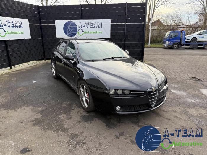 Alfa Romeo 159 Sportwagon 2.2 JTS 16V Skrotfordon (2007, ZWART)