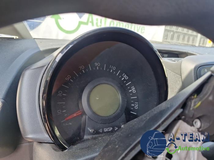 Peugeot 108 1.0 12V VVT-i Skrotfordon (2018, PAARS)