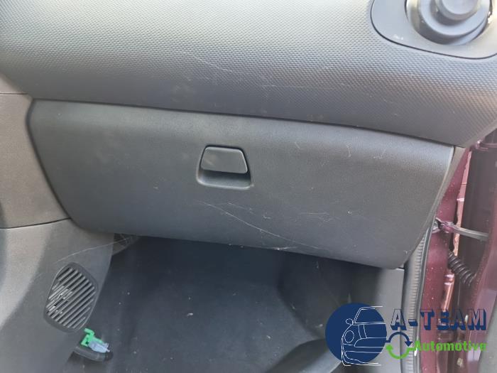 Peugeot 108 1.0 12V VVT-i Skrotfordon (2018, PAARS)