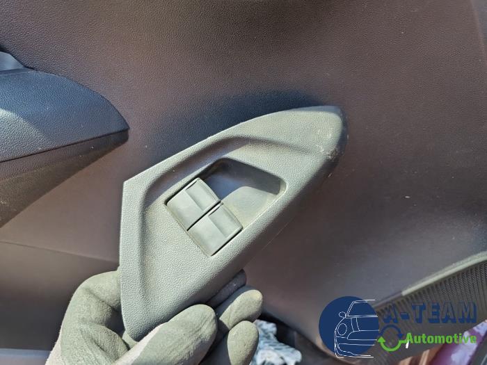 Peugeot 108 1.0 12V VVT-i Skrotfordon (2018, PAARS)