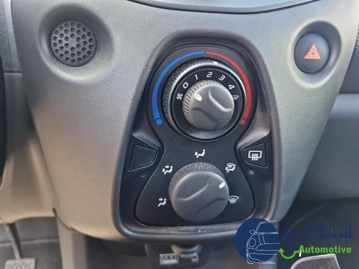 Peugeot 108 1.0 12V VVT-i Skrotfordon (2018, PAARS)