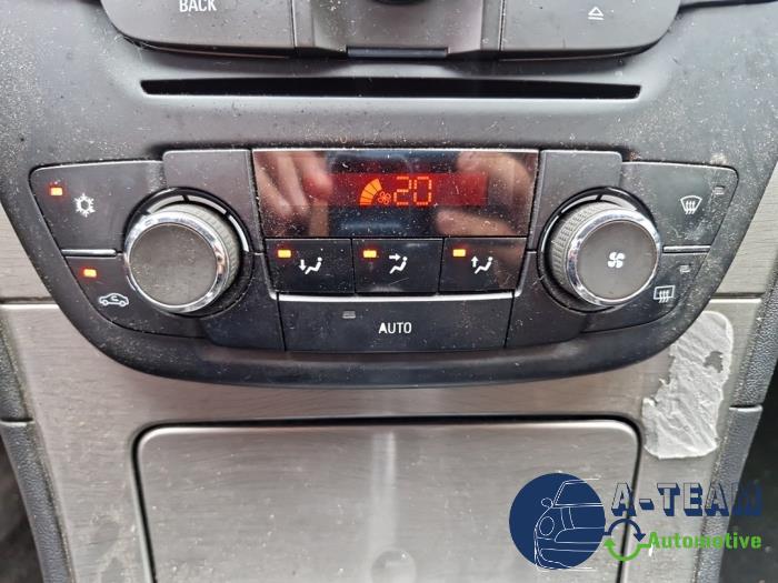 Opel Insignia 1.6 Turbo 16V Ecotec Samochód złomowany (2011, Niebieski)