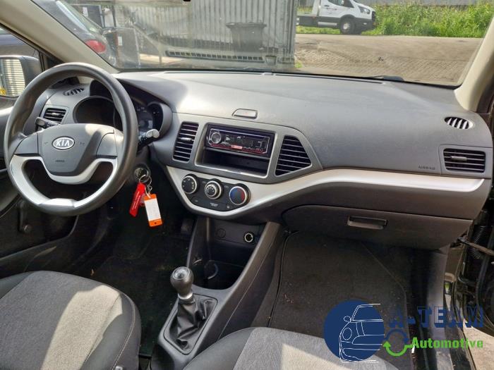 Kia Picanto 1.0 12V Skrotfordon (2012, ZWART)