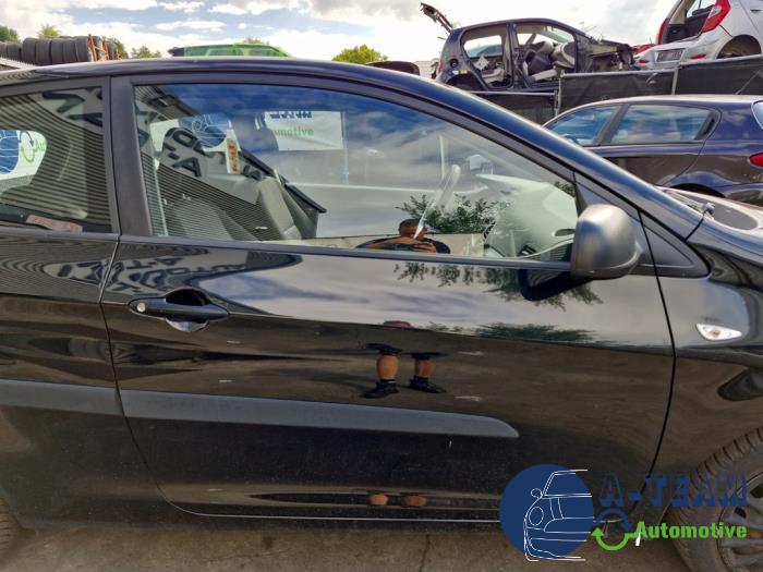 Kia Picanto 1.0 12V Skrotfordon (2012, ZWART)