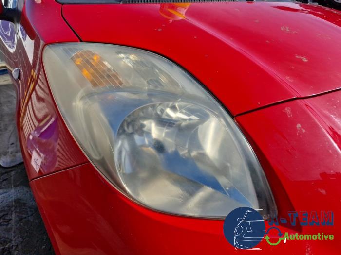 Toyota Yaris II 1.3 16V VVT-i Skrotfordon (2007, ROOD)