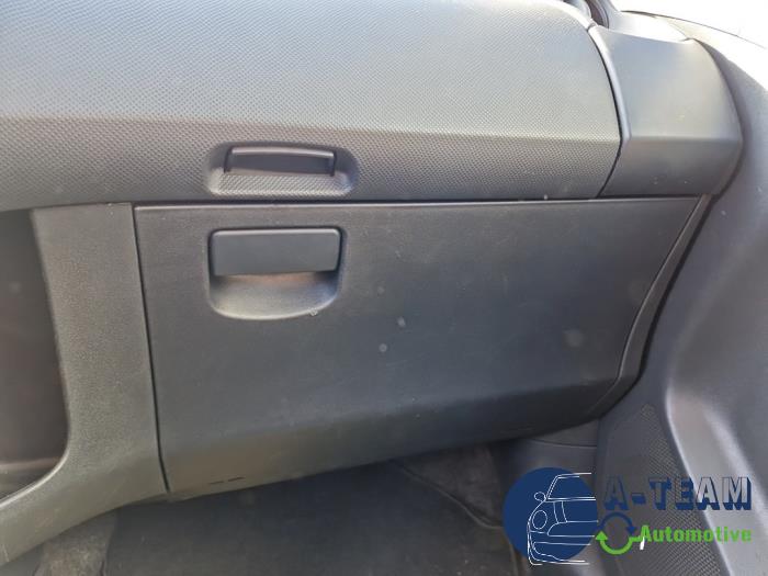 Toyota Yaris II 1.3 16V VVT-i Skrotfordon (2007, ROOD)