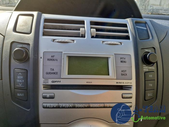 Toyota Yaris II 1.3 16V VVT-i Skrotfordon (2007, ROOD)