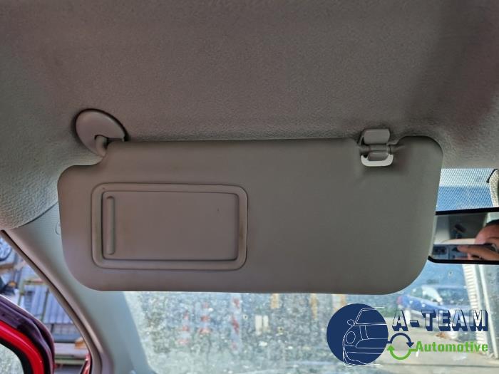 Toyota Yaris II 1.3 16V VVT-i Skrotfordon (2007, ROOD)