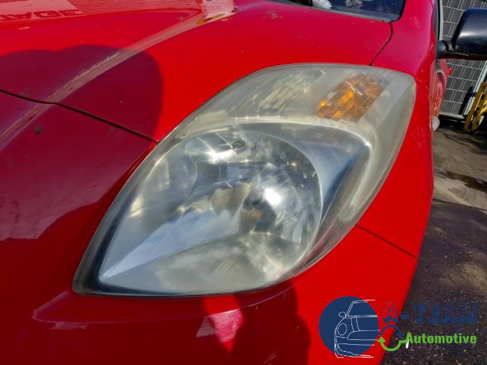 Toyota Yaris II 1.3 16V VVT-i Skrotfordon (2007, ROOD)