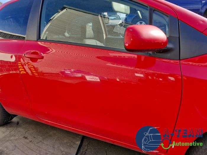 Toyota Yaris II 1.3 16V VVT-i Skrotfordon (2007, ROOD)