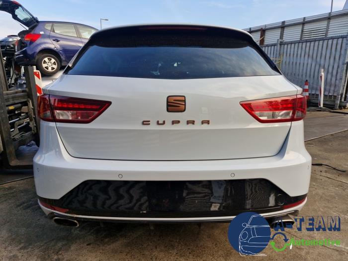 Seat Leon ST 2.0 TSI Cupra 280 16V Skrotfordon (2015, GRIJS)