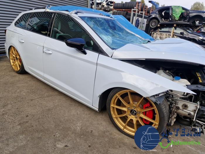 Seat Leon ST 2.0 TSI Cupra 280 16V Skrotfordon (2015, GRIJS)