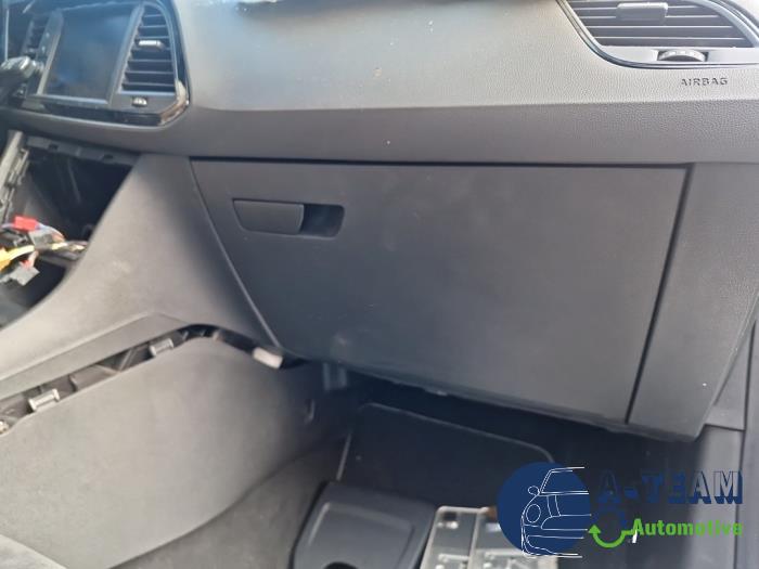 Seat Leon ST 2.0 TSI Cupra 280 16V Skrotfordon (2015, GRIJS)