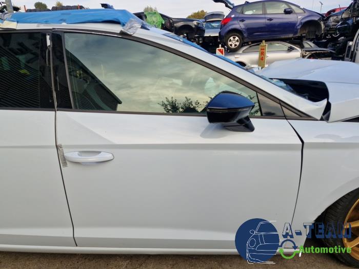 Seat Leon ST 2.0 TSI Cupra 280 16V Skrotfordon (2015, GRIJS)