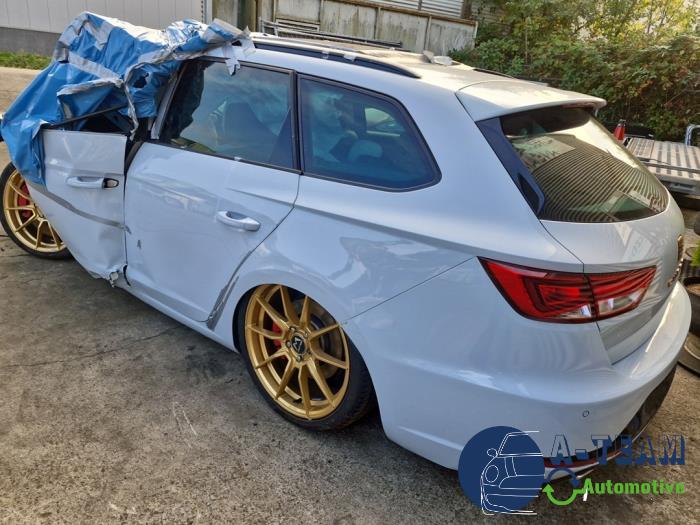 Seat Leon ST 2.0 TSI Cupra 280 16V Skrotfordon (2015, GRIJS)