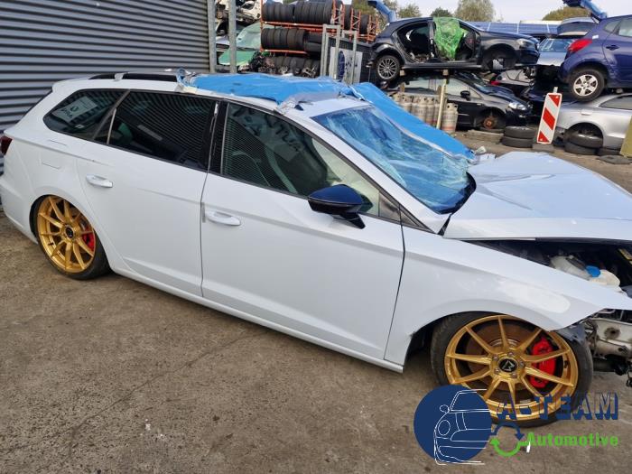 Seat Leon ST 2.0 TSI Cupra 280 16V Skrotfordon (2015, GRIJS)