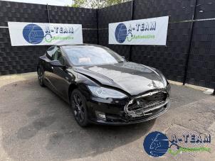 Tesla Model S 85  (Sloop)