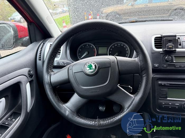 Skoda Fabia II Combi 1.4i 16V Samochód złomowany (2010, Czerwony)