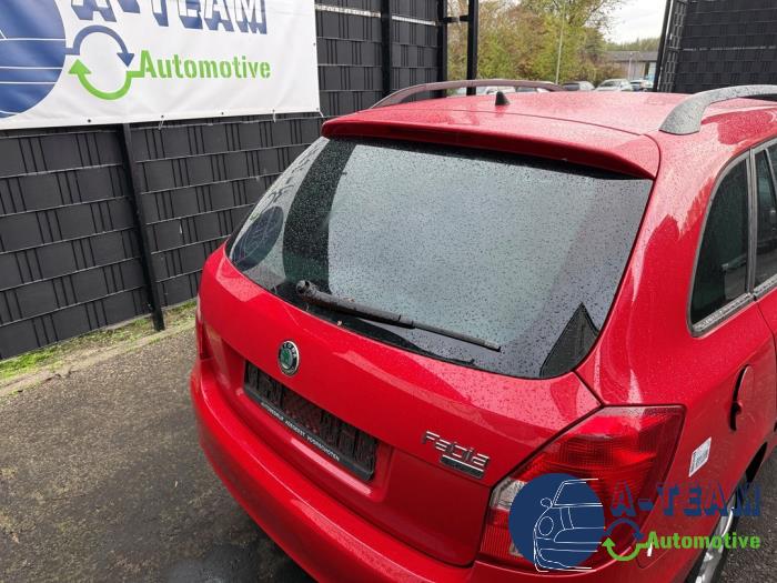 Skoda Fabia II Combi 1.4i 16V Samochód złomowany (2010, Czerwony)