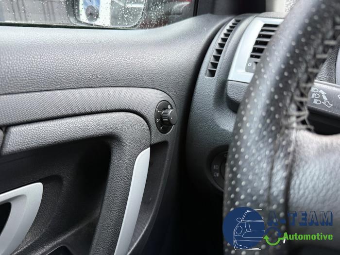 Skoda Fabia II Combi 1.4i 16V Samochód złomowany (2010, Czerwony)