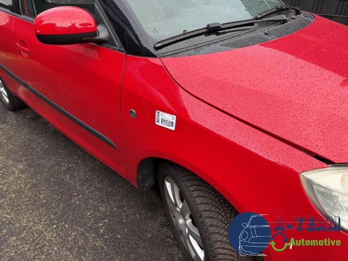 Skoda Fabia II Combi 1.4i 16V Samochód złomowany (2010, Czerwony)