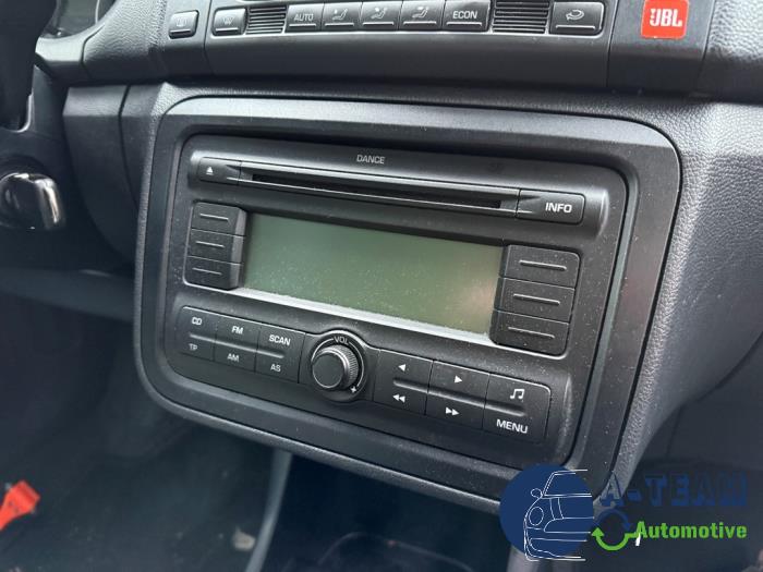 Skoda Fabia II Combi 1.4i 16V Samochód złomowany (2010, Czerwony)