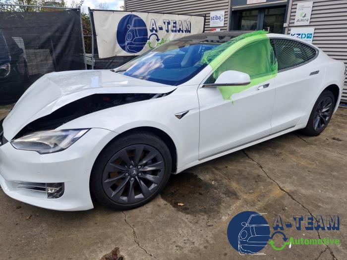 Tesla Model S 100D Sloopvoertuig (2018, Wit)