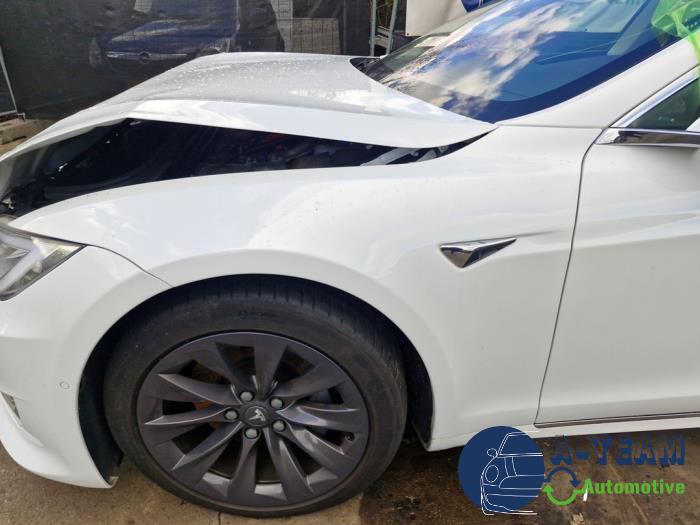 Tesla Model S 100D Sloopvoertuig (2018, Wit)