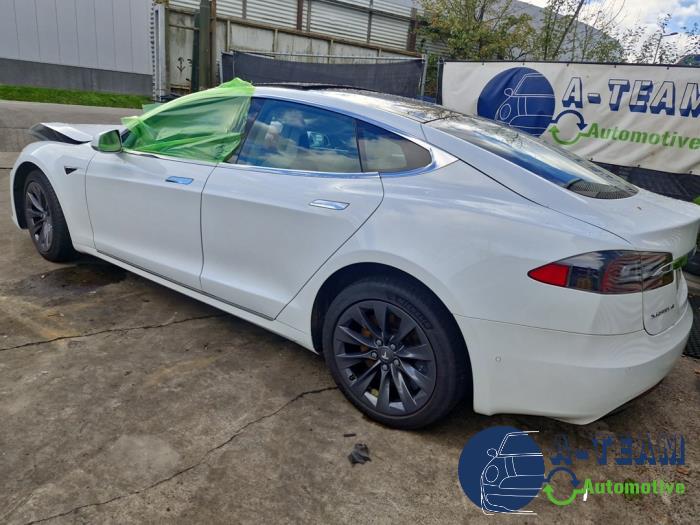 Tesla Model S 100D Sloopvoertuig (2018, Wit)