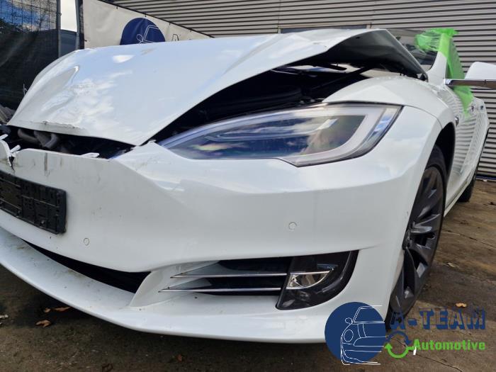 Tesla Model S 100D Sloopvoertuig (2018, Wit)
