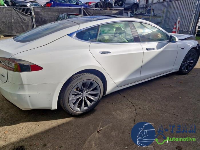 Tesla Model S 100D Sloopvoertuig (2018, Wit)