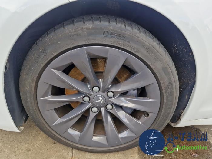 Tesla Model S 100D Sloopvoertuig (2018, Wit)