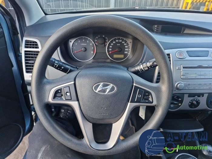 Hyundai i20 1.2i 16V Skrotfordon (2009, BLAUW)