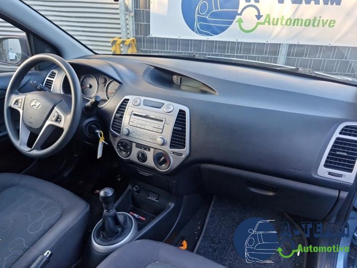 Hyundai i20 1.2i 16V Skrotfordon (2009, BLAUW)