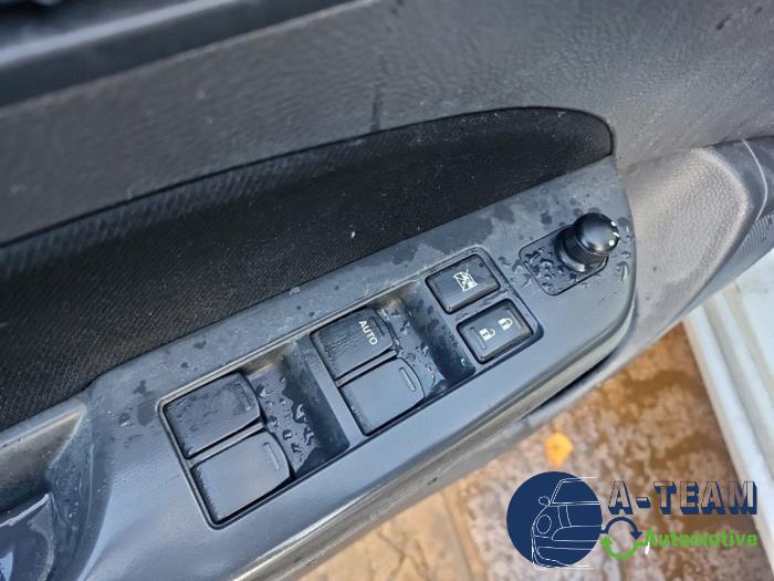 Suzuki Swift 1.2 16V Samochód złomowany (2011, Bialy)