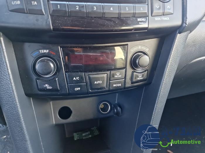 Suzuki Swift 1.2 16V Samochód złomowany (2011, Bialy)