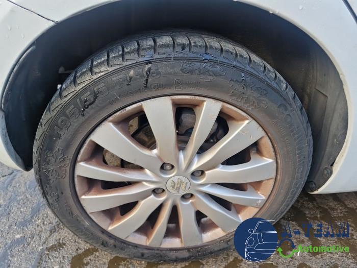 Suzuki Swift 1.2 16V Samochód złomowany (2011, Bialy)