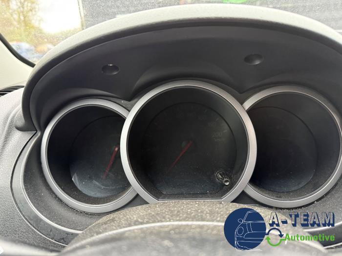 Suzuki Grand Vitara II 1.6 16V Skrotfordon (2007, WIT)