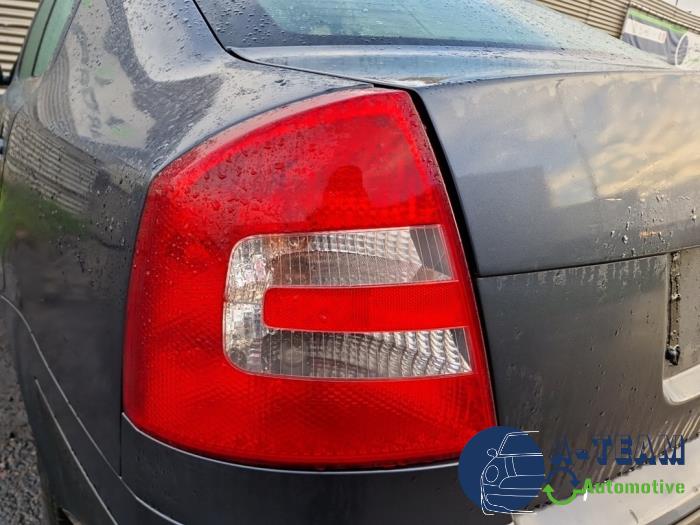 Skoda Octavia 1.6 FSI 16V Sloopvoertuig (2008, Metallic, Grijs)