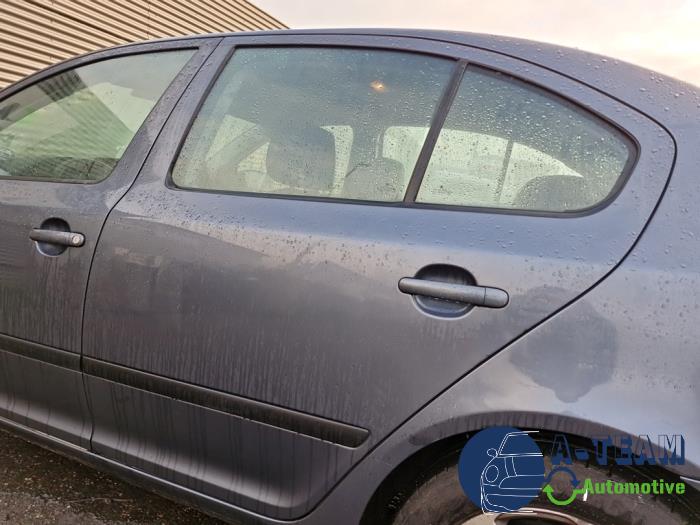 Skoda Octavia 1.6 FSI 16V Sloopvoertuig (2008, Metallic, Grijs)